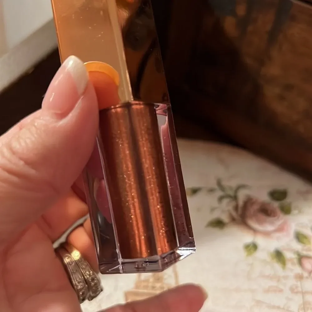 NEW! *Manna Kadar* Liquid Eyeshadow in Cosmic